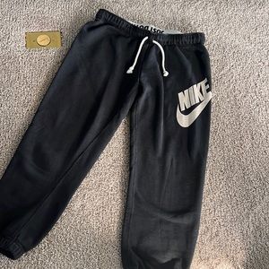 Women’s Capri nike sweat pants Small